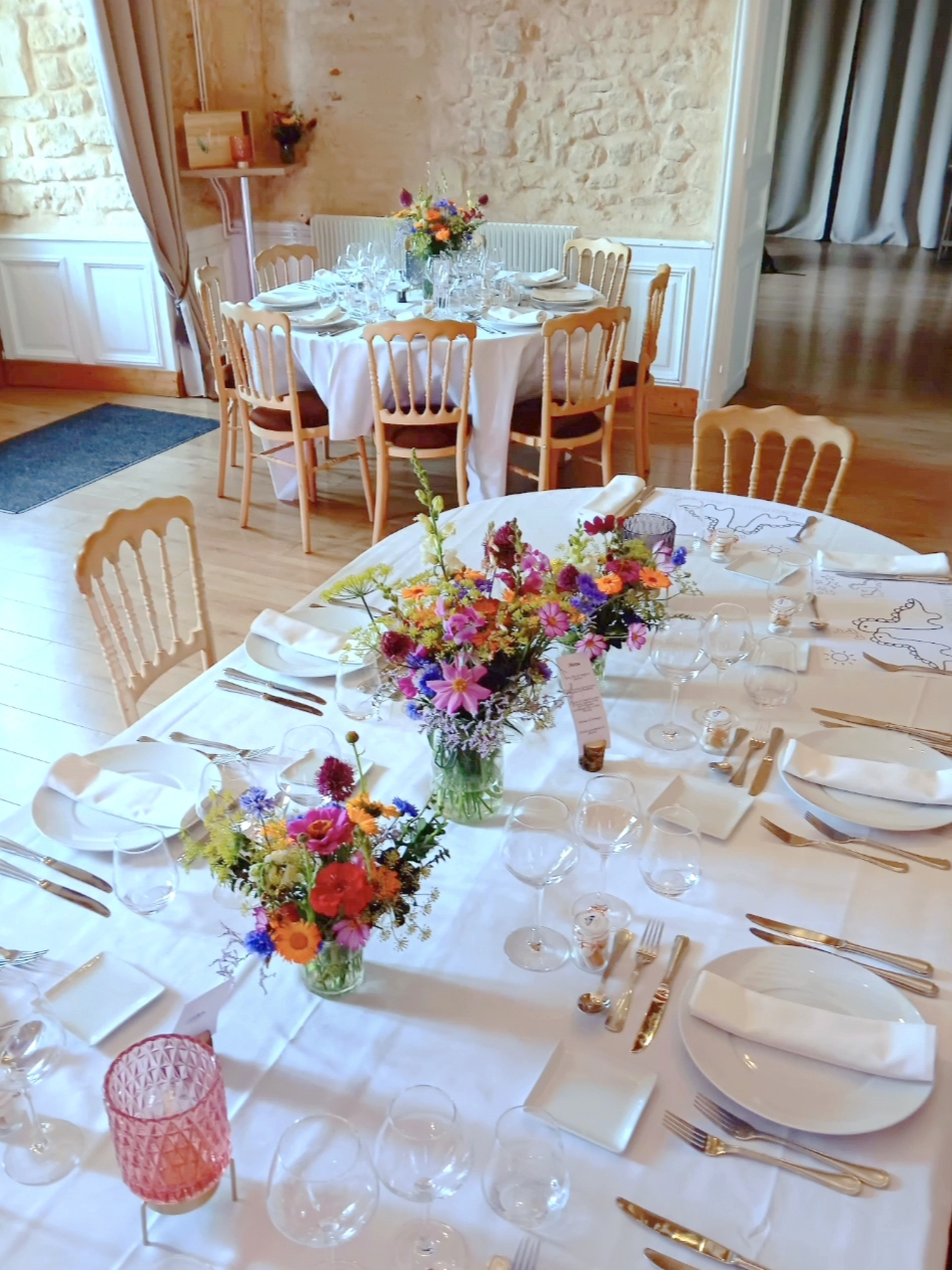 2-table de mariage coloré